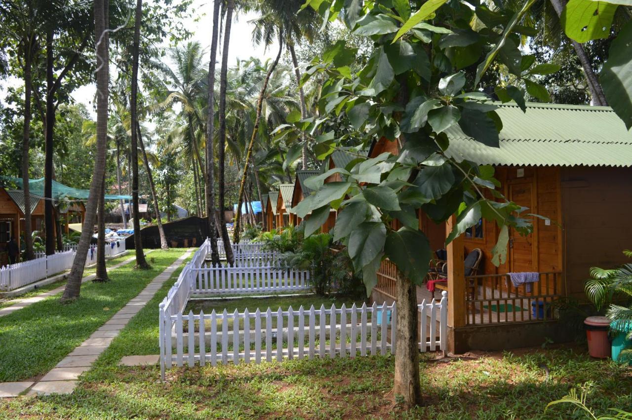 Kings Villa Resort パロレム エクステリア 写真